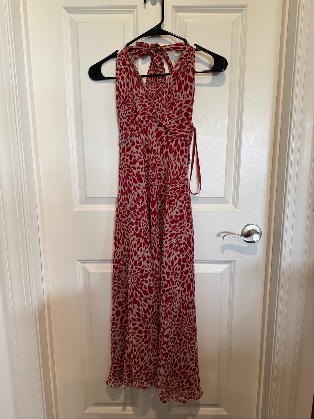 BCBGMaxAzria Women’s Silk Halter  Dress 12 Red Beige EUC Flowy Low Back Maxi